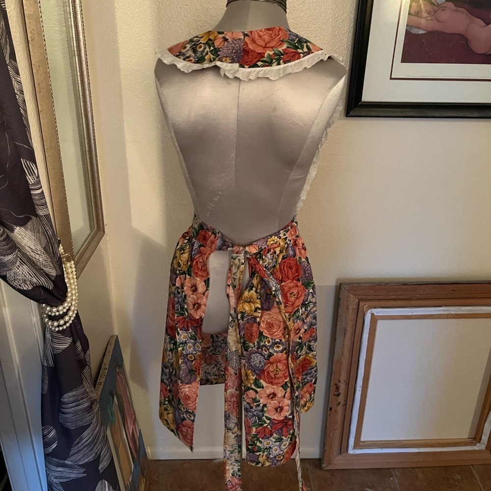 Handcrafted Floral Apron with Lace Trim and Ric Rac - Picture 4 of 6